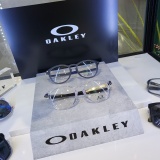 멋과 기능을 한 번에, 오클리 피치맨 R 안경 - 안경진정성 의정부 고산점