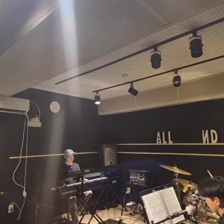 3번째 스튜디오 사진