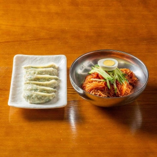 Spicy mixed wheat noodles + dumplings
