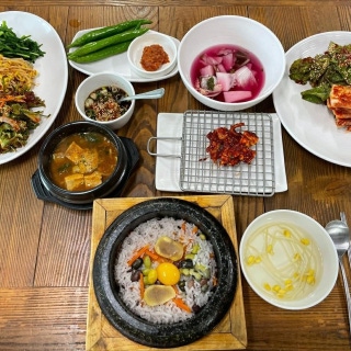 Banya Dolsotbap