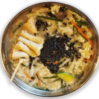 Clear knife-cut noodle soup