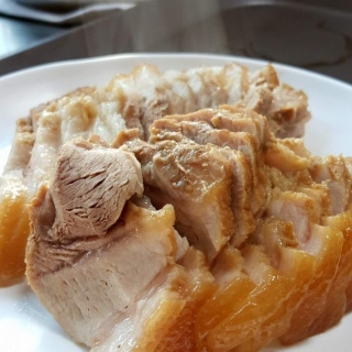 Boiled meat slices (medium)