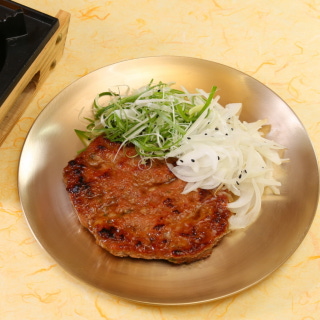 Grilled minced rib patties
