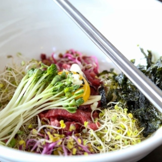 Raw-beef bibimbap