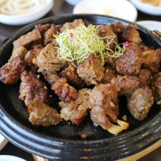 Garlic tteokgalbi