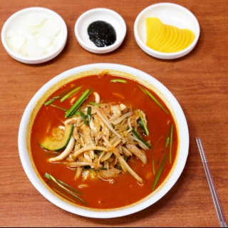 Spicy seafood noodle soup