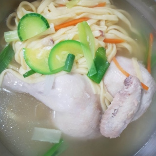 닭칼국수