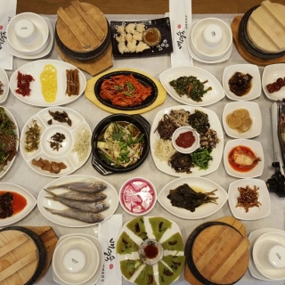 Sanbaekyachosanchae set meal