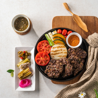 Charcoal-grilled Hanwoo patties (240 g)