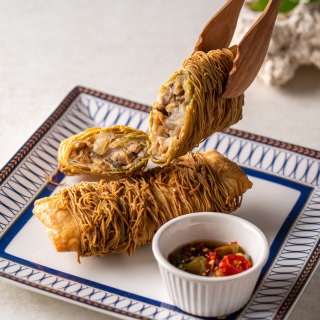 Crispy bamboo shoot dumplings