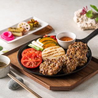 Charcoal-grilled Korean pork patties (240 g)