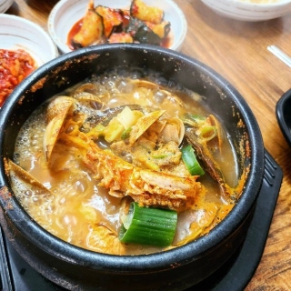 Abalone hot-pot soup