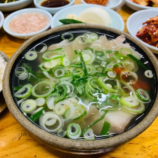 Pork soup with separate rice