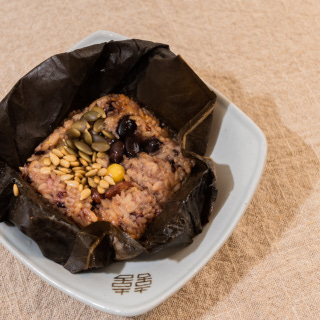 Lotus leaf rice
