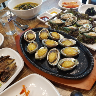 Butter-grilled abalone