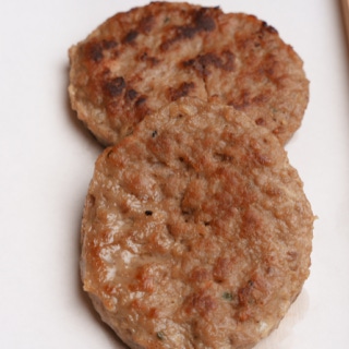 Grilled minced rib patties