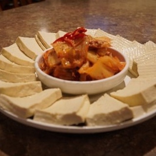 Tofu with stir-fried kimchi