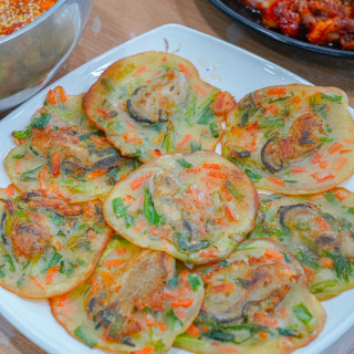 Oyster seafood pancake