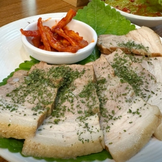Boiled meat slices (medium)