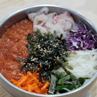 Chilled raw seafood soup set