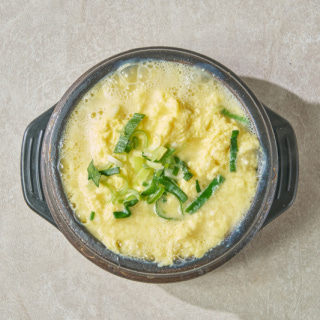 Steamed blue-shell eggs
