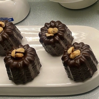 Chocolate canelé