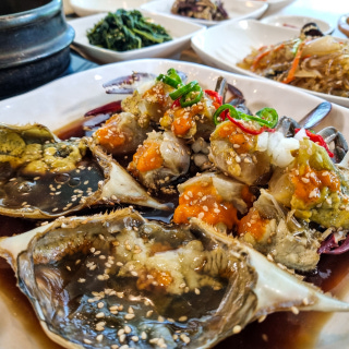 Soy-marinated blue crab (1, à la carte)