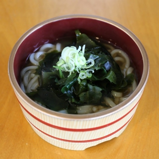 Udon with Gijang seaweed