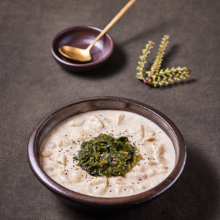 Perilla-seed hand-torn noodle soup