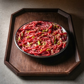 Grade 1+ Hanwoo tartare (medium, 150 g)
