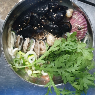 Seafood knife-cut noodle soup