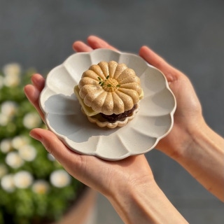 Monaka with red-bean paste and butter