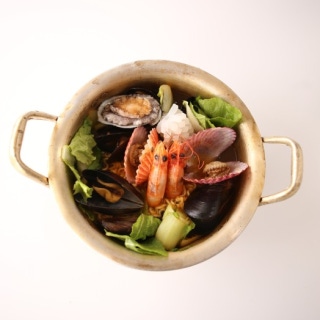 Seafood ramyeon