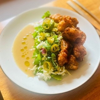 Chilled chicken salad with honey dressing