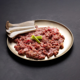 Fresh Hanwoo heifer bulgogi