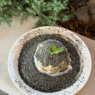 Black sesame and injeolmi ice cream