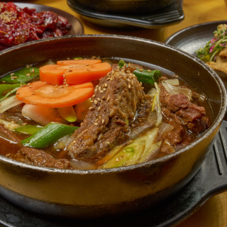 Naratnim braised ribs