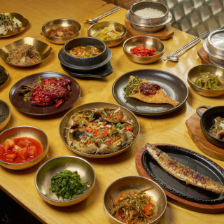 Narat’s soy-marinated crab set meal