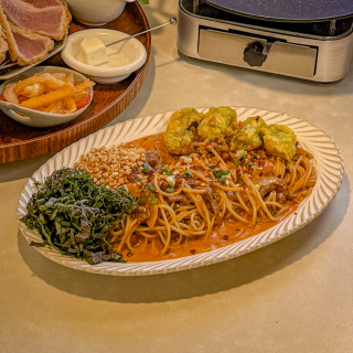 Chinese-style creamy tomato pasta