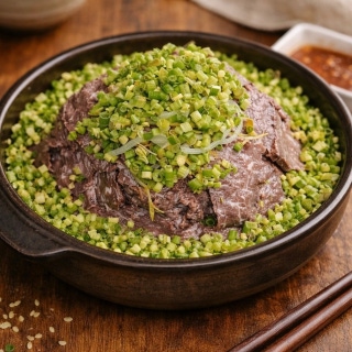 Boiled Hanwoo beef and abalone (limited availability)