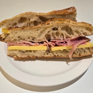 Jambon-beurre sandwich