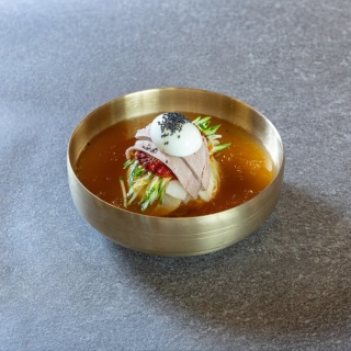 Cold wheat noodles