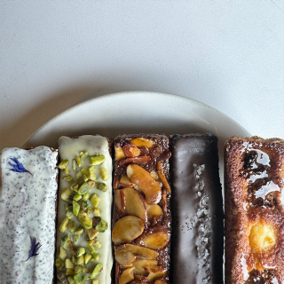 Financiers and cafe drinks