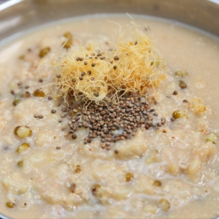 Chicken simmered with perilla seeds