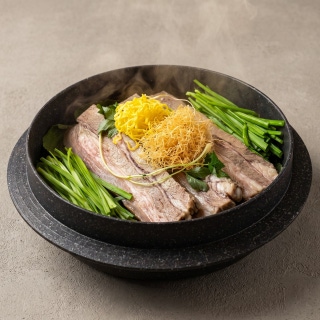 Herb-simmered meat in a jar (400 g)
