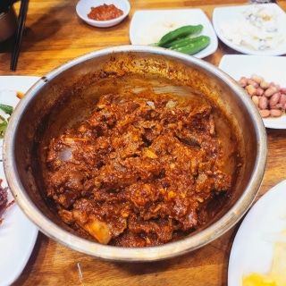 Braised beef ribs