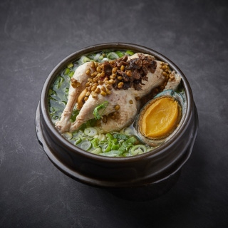 Palace ginseng chicken soup
