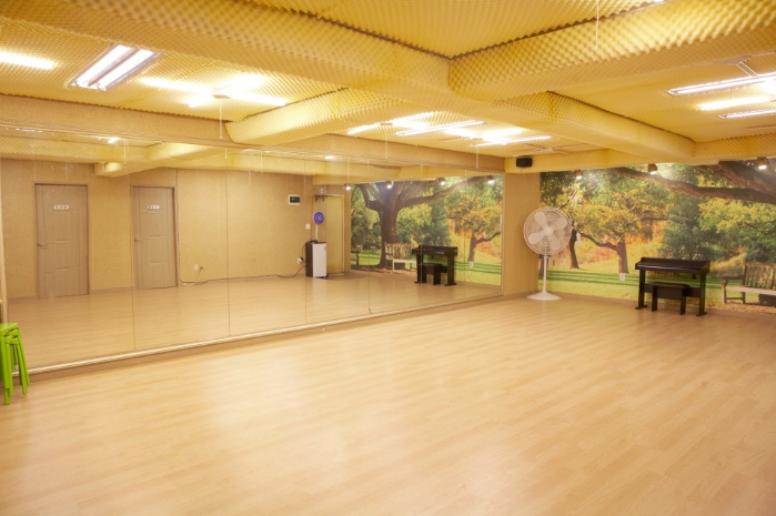 Studio image 5
