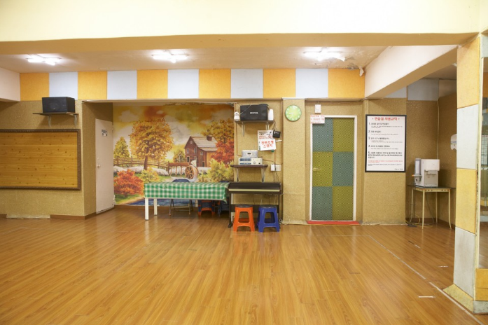 Studio image 5