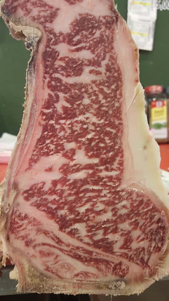 한우 드라이에이징 L-Bone 메뉴 사진(네이버)